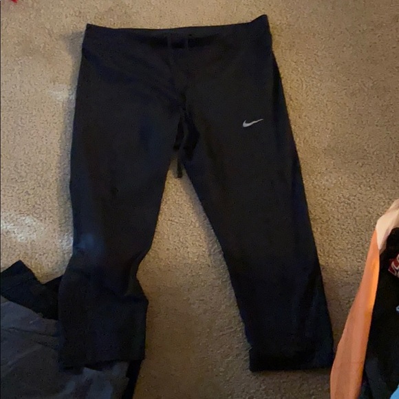 nike capris